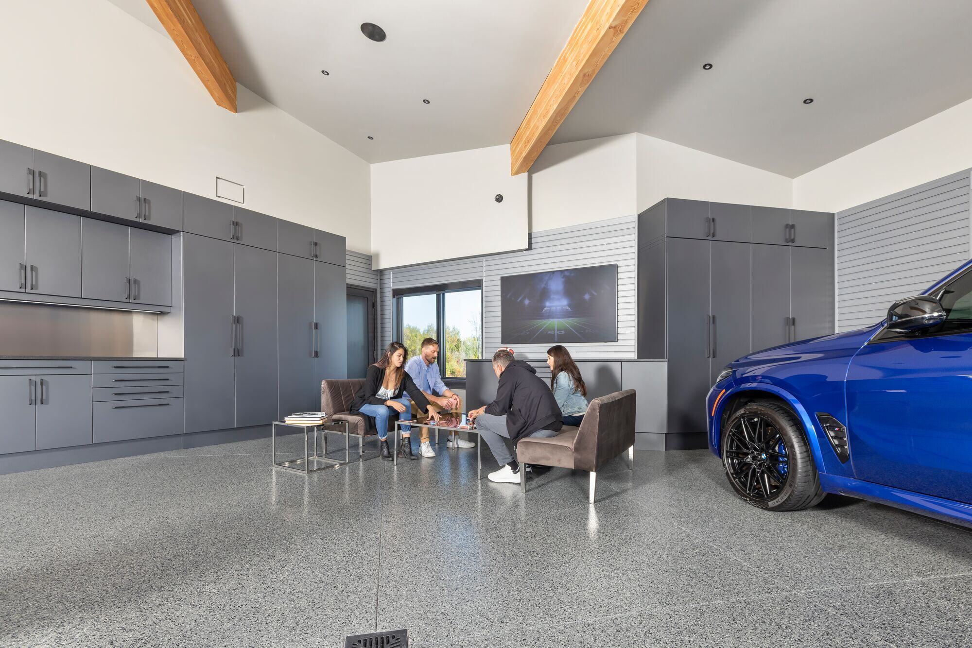 Summer gathering at the garage? Why not! - Garage Living