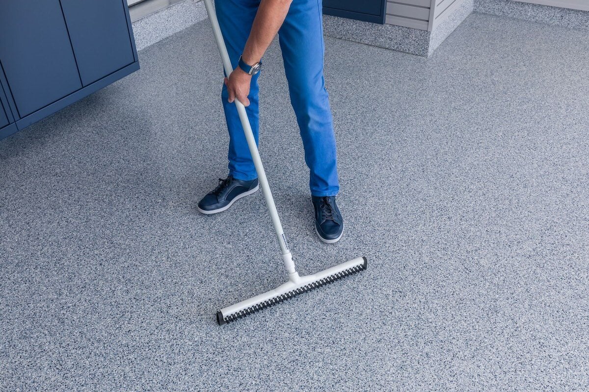 garage deep cleaning hero