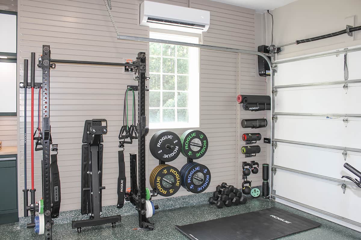 Garage gym best sale wall color ideas