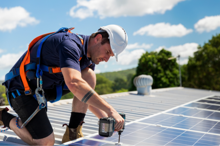 can-you-power-your-garage-with-solar-panels